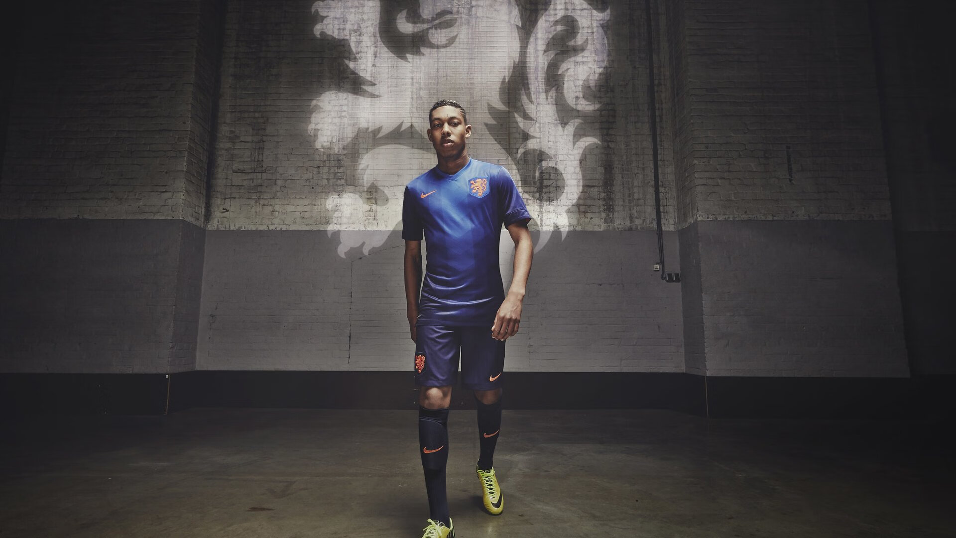 C罗通过直播感谢全球粉丝长期支持，c罗直播带货